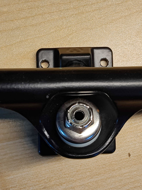 Reverse kingpins are more popular as they’re far more responsive no matter how fast or slow you’re going.